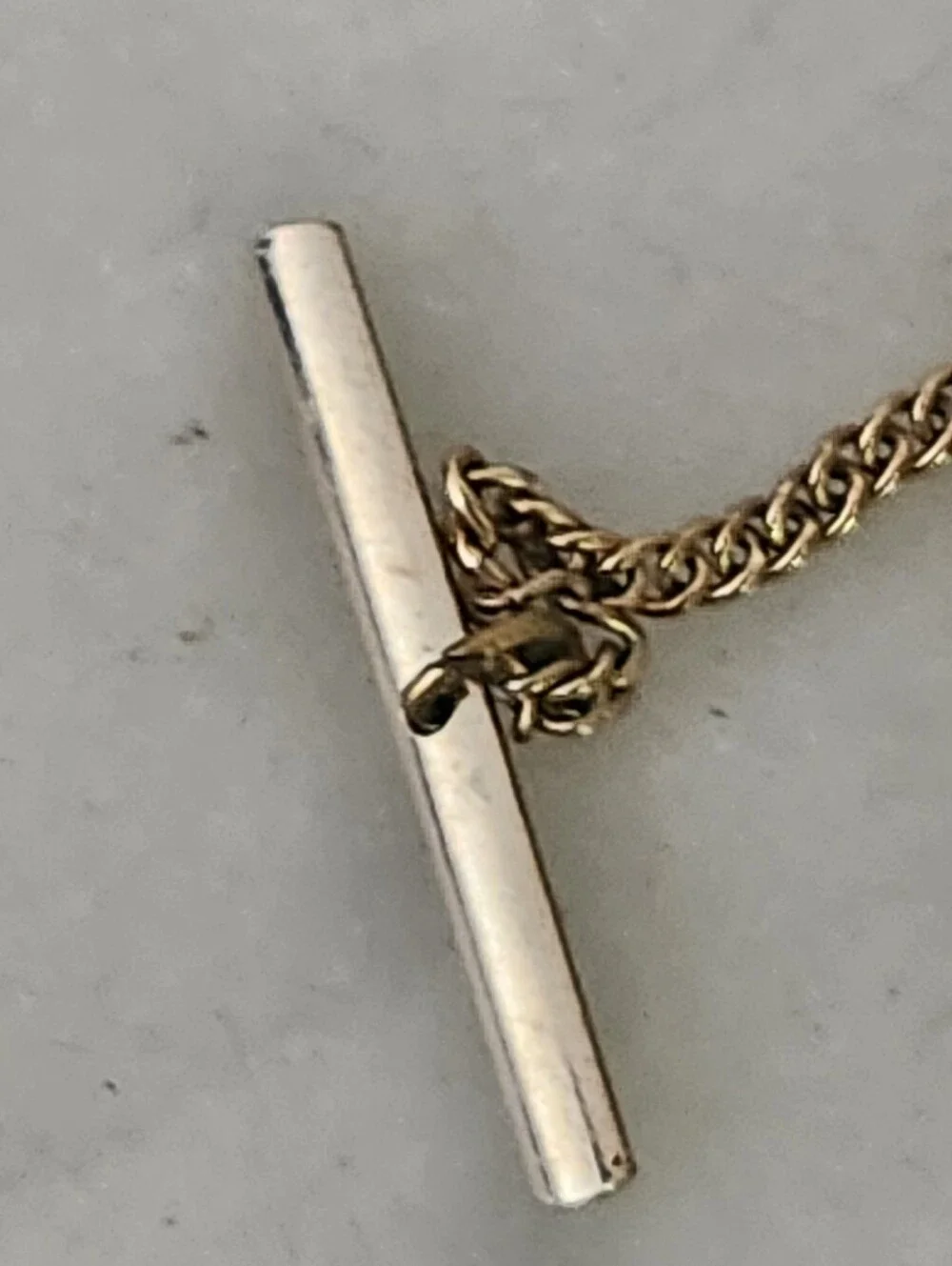 Vtg Art Deco Gold-Tone Tie Tack with Iridescent Purple-Pink Stone